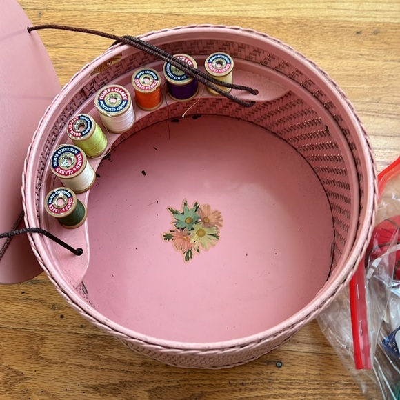 Vintage Wicker Sewing Box - Picture 6 of 9